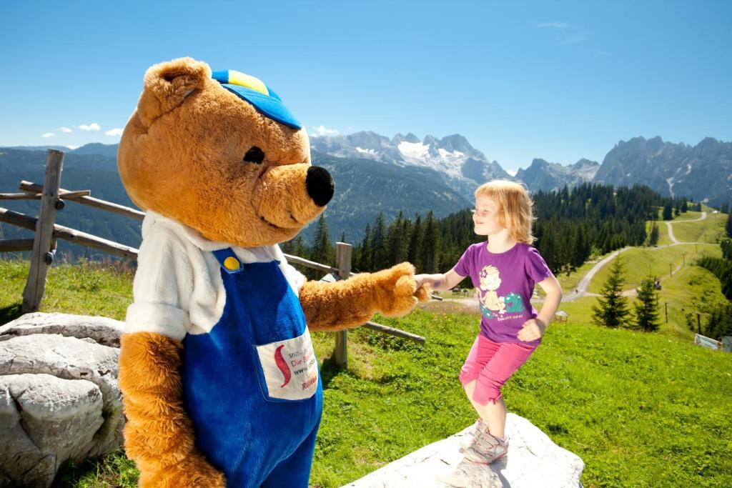 Dachstein West Hotel Gmbh-Kirchenwirt Russbach Russbach am Pass Gschütt Exterior foto